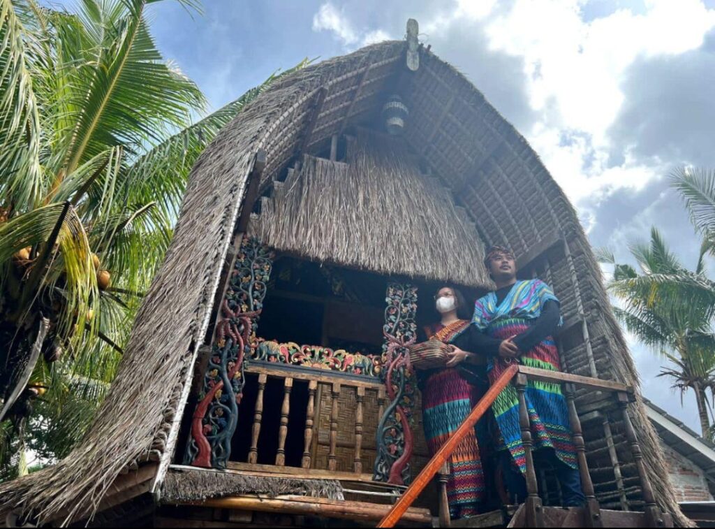 SUKARARA WEAVING VILLAGE TOUR LOMBOK 110171